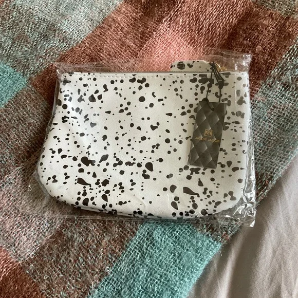 Abstract Monochrome Pouch - Picture 2 of 3